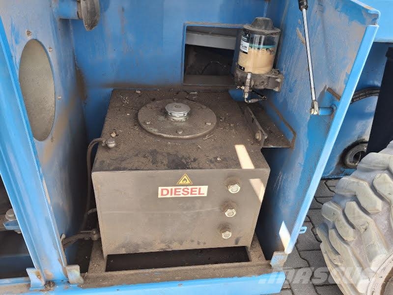 Holland Lift T-210DL25 4WD/P/N Elevadores de tesoura