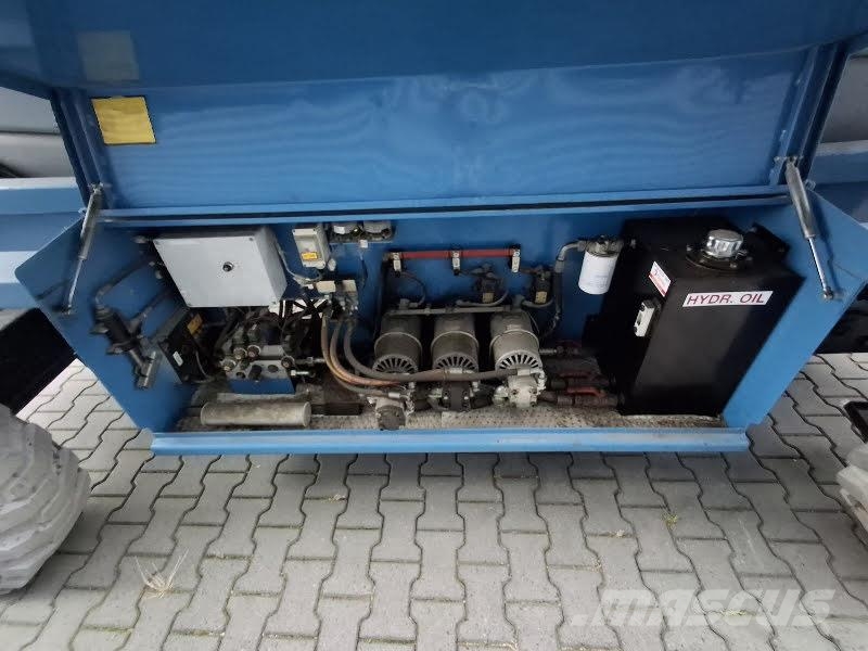 Holland Lift Q-135EL24 Elevadores de tesoura