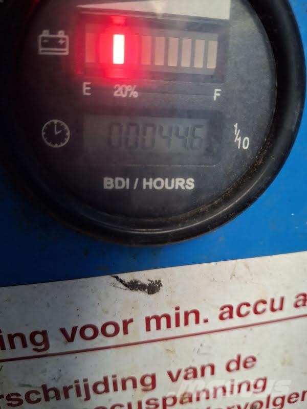 Holland Lift Q-135EL24 Elevadores de tesoura