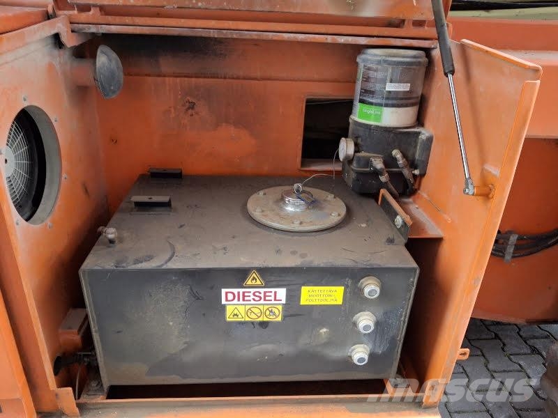 Holland Lift M-250DL27 4WD/P/N Elevadores de tesoura