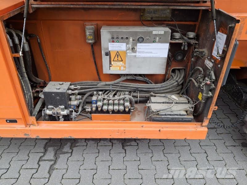 Holland Lift M-250DL27 4WD/P/N Elevadores de tesoura