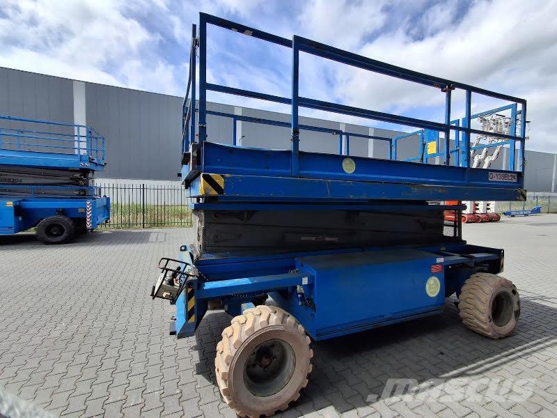 Holland Lift Q-135EL24 Підйомники-ножиці