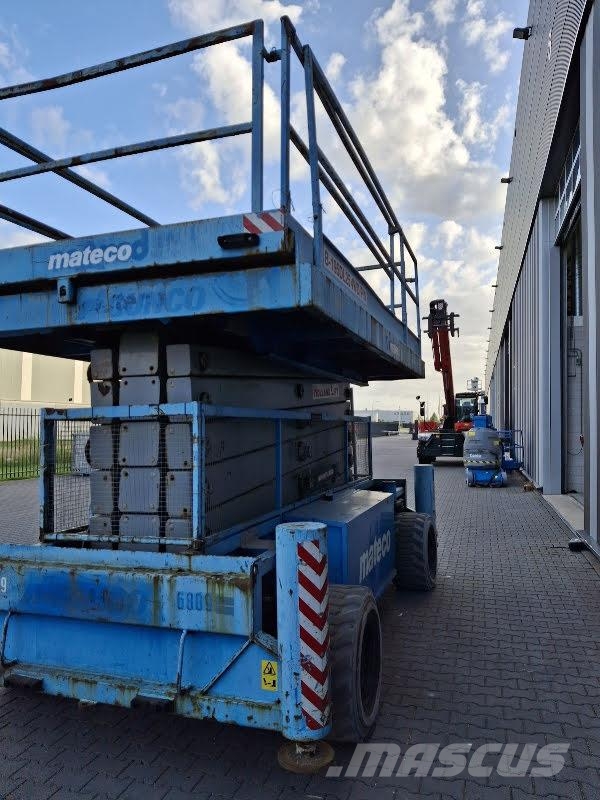 Holland Lift B-195DL25 4WD/P/N Elevadores de tesoura