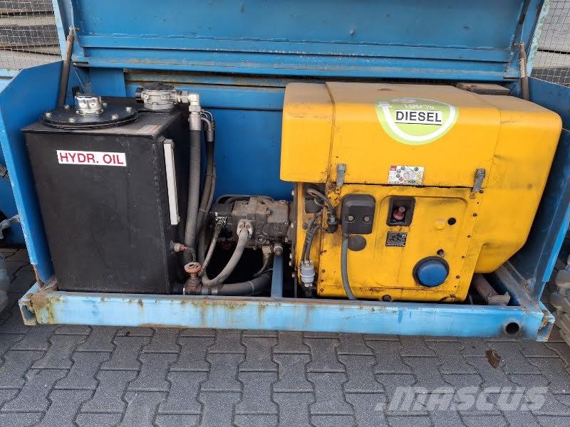 Holland Lift B-195DL25 4WD/P/N Elevadores de tesoura