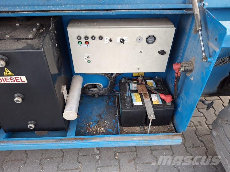 Holland Lift B-195DL25 4WD/P/N Elevadores de tesoura