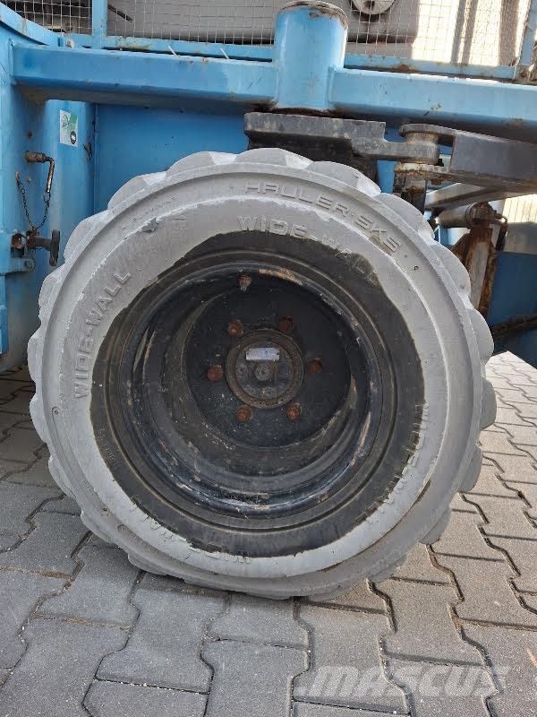 Holland Lift B-195DL25 4WD/P/N Elevadores de tesoura