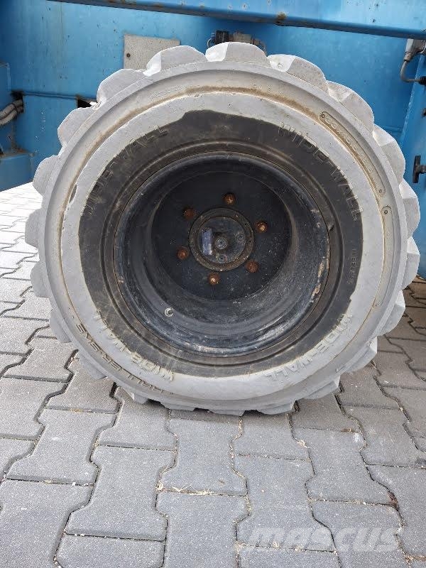 Holland Lift B-195DL25 4WD/P/N Elevadores de tesoura