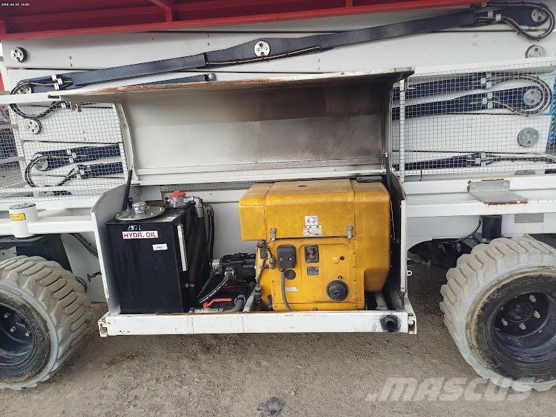 Holland Lift HL-220 D25 4WD/P/N Škarjaste dvižne ploščadi