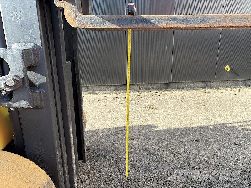 Hyster S7.00XL Gas Stapler