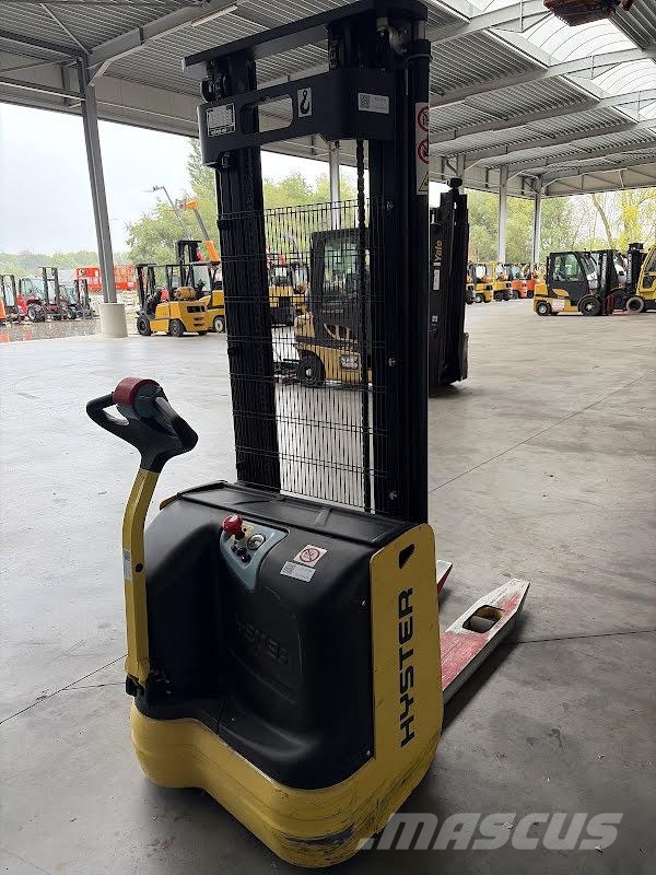 Hyster S1.0 Ajettavat pinoamisvaunut