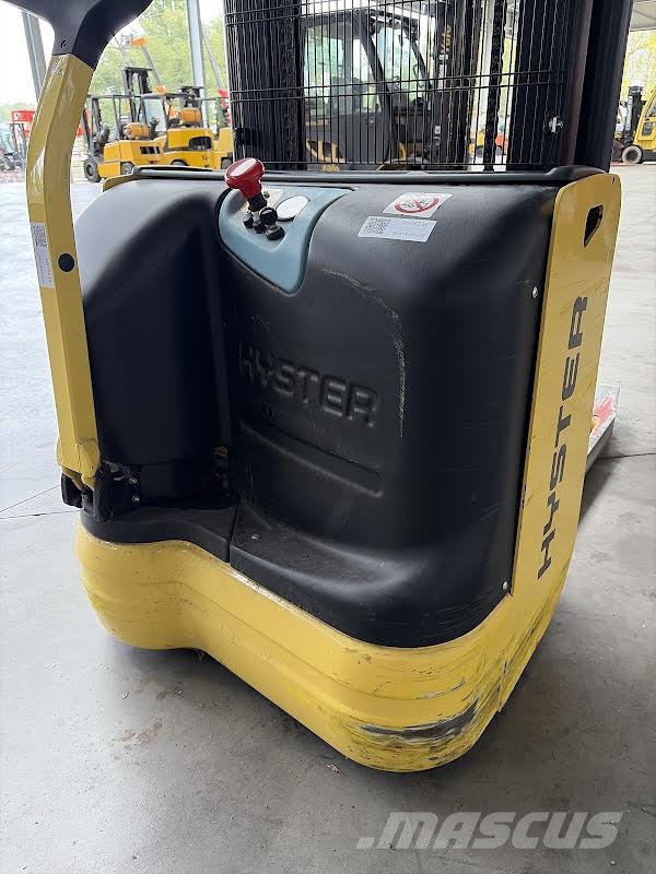 Hyster S1.0 Ajettavat pinoamisvaunut