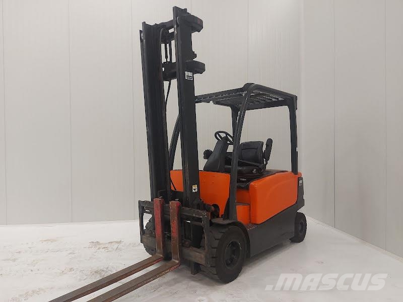 Hyster J3.0XN Electric forklifts