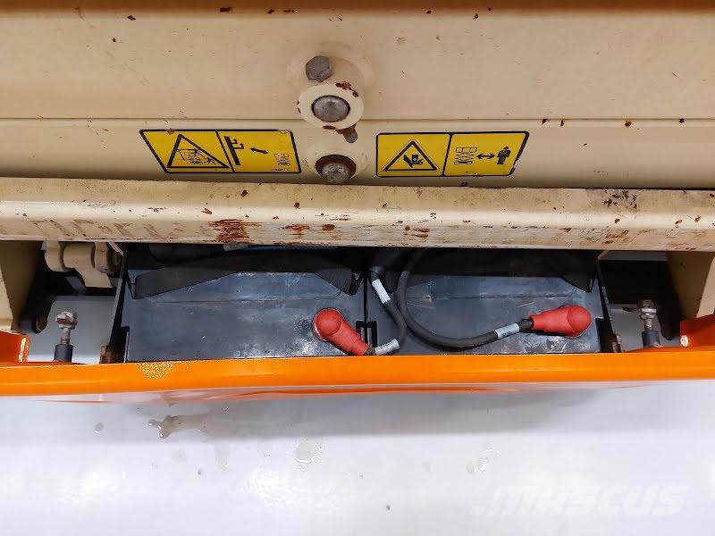 JLG 1930ES رافعات مقصية الشكل