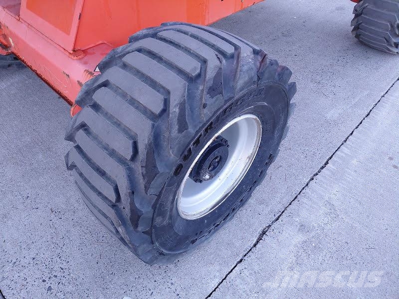 JLG 520AJ رافعات سلة مفصلية