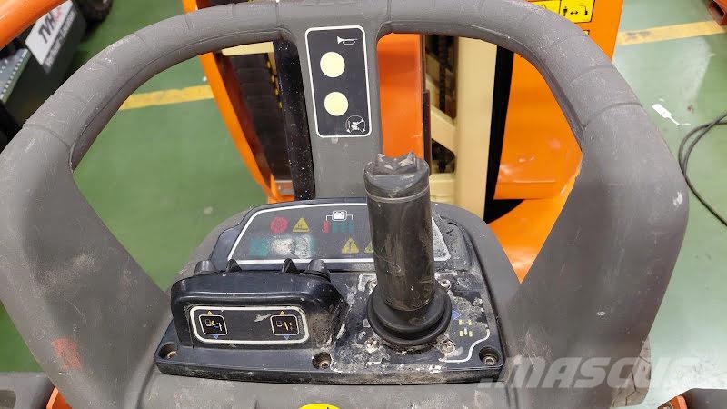 JLG TOUCAN 10E رافعات السارية الرأسية