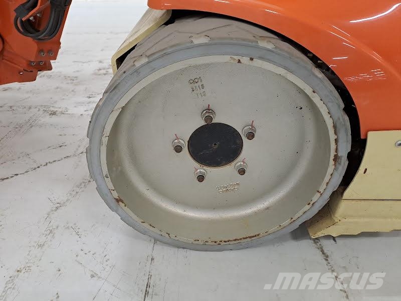 JLG TOUCAN 12E PLUS Vertikālie pacēlāji