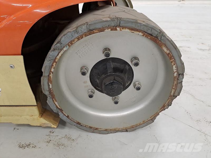 JLG TOUCAN 12E PLUS Vertikālie pacēlāji