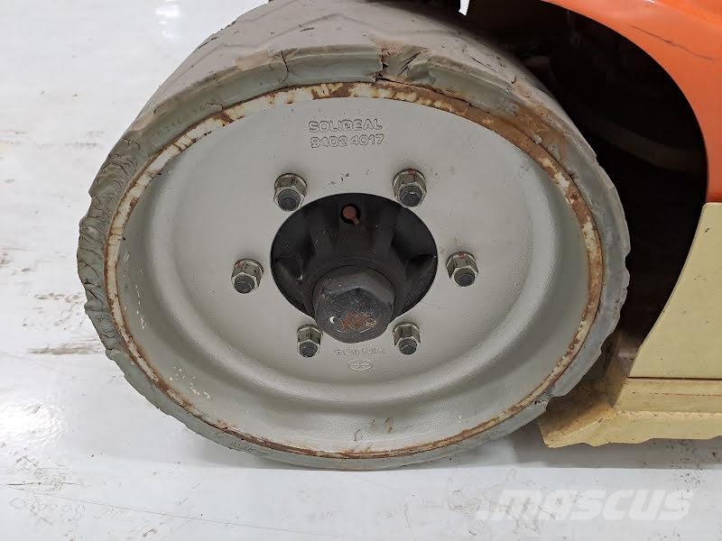 JLG TOUCAN 12E PLUS Vertikālie pacēlāji