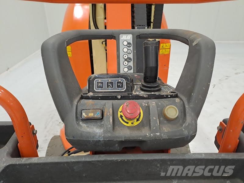 JLG TOUCAN 12E PLUS Vertikālie pacēlāji