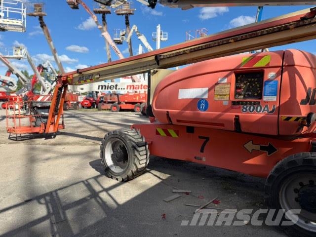 JLG 800AJ ブームリフト　屈伸型