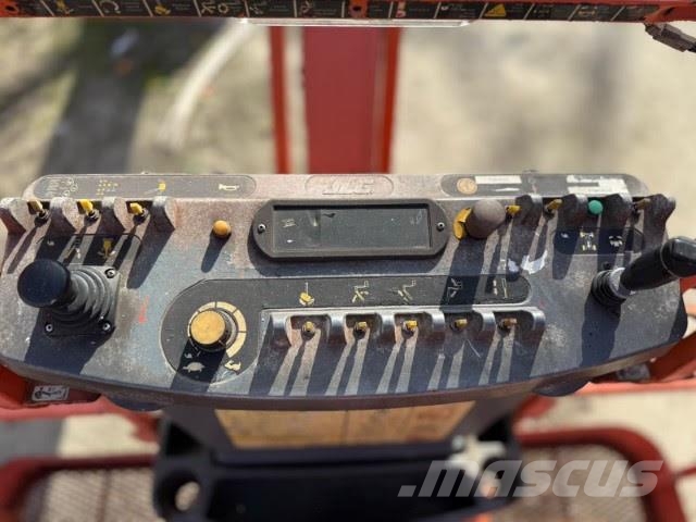 JLG 800AJ ブームリフト　屈伸型