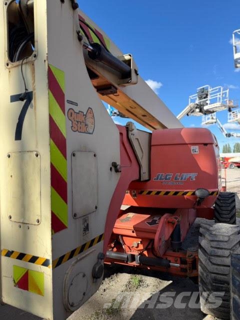 JLG 800AJ ブームリフト　屈伸型