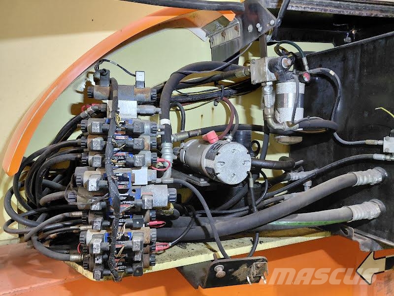JLG 800AJ Zglobne podizne platforme
