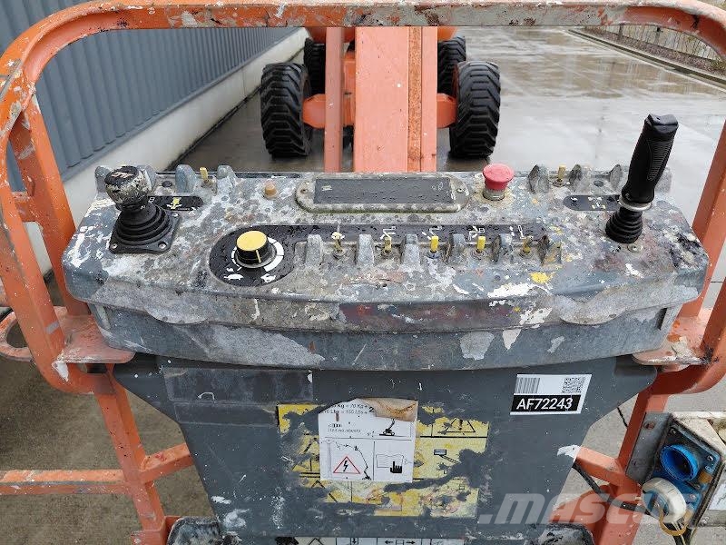 JLG 800AJ Zglobne podizne platforme