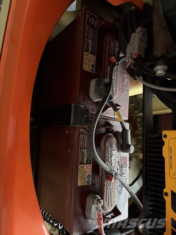 JLG TOUCAN 12E PLUS Вертикальные мачтовые подъемники