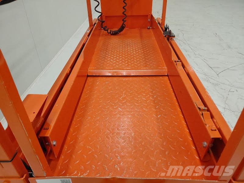 JLG 1930ES رافعات مقصية الشكل