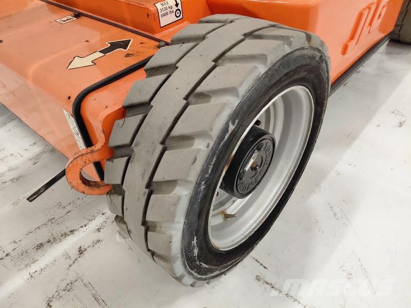 JLG M450AJ Knikarmhoogwerkers