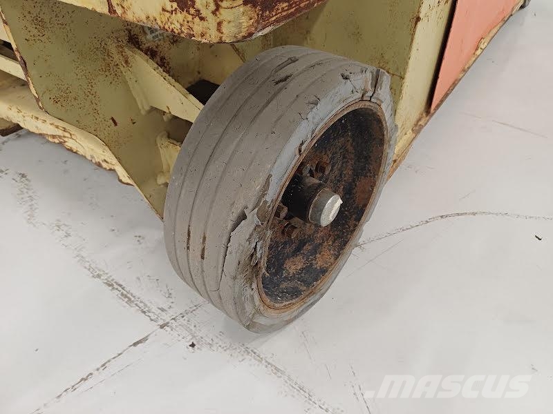 JLG 10RS 剪叉式升降机