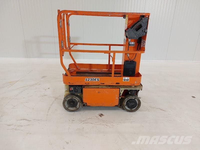JLG 1230ES Jarbolne penjajuće platforme