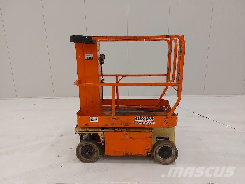 JLG 1230ES Jarbolne penjajuće platforme