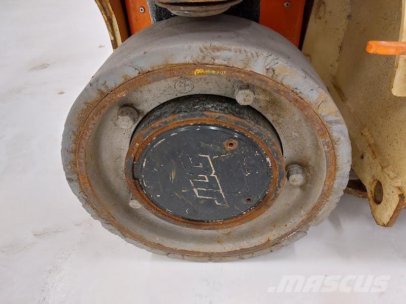 JLG 1230ES Jarbolne penjajuće platforme
