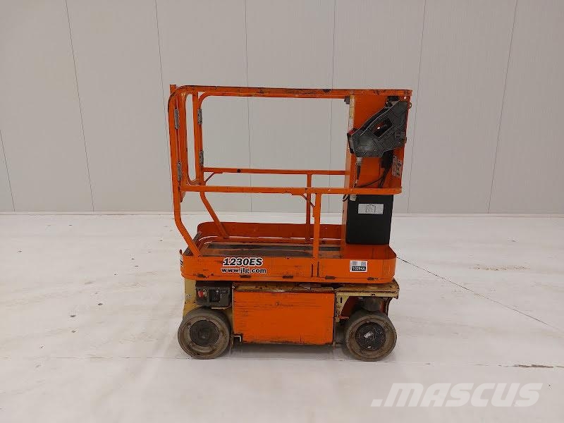JLG 1230ES Jarbolne penjajuće platforme