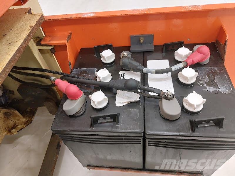 JLG 1230ES Jarbolne penjajuće platforme