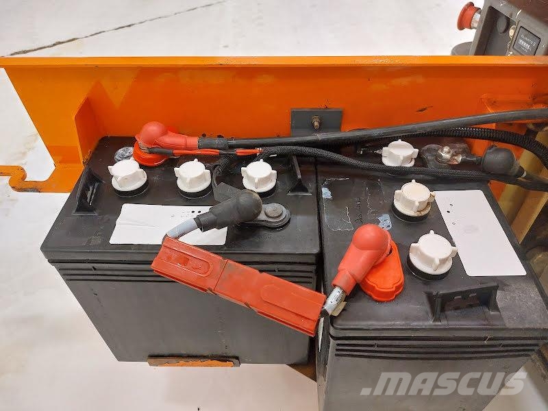 JLG 1230ES Jarbolne penjajuće platforme