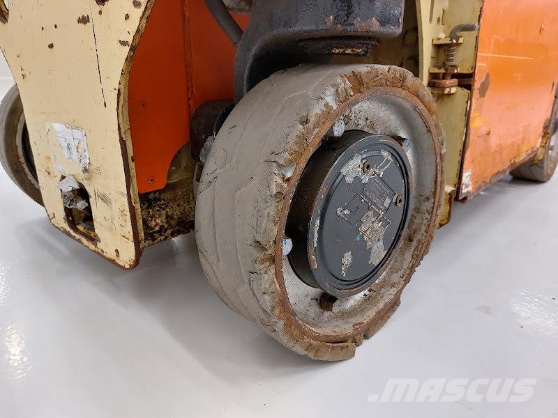 JLG 1230ES Søjlelifte