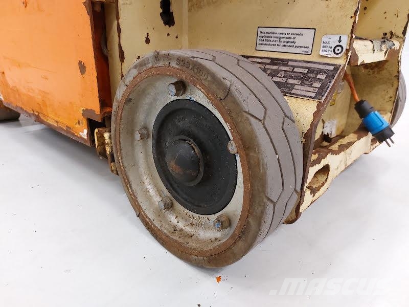 JLG 1230ES Søjlelifte