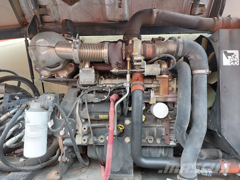 JLG 1250AJP Kĺbové plošiny