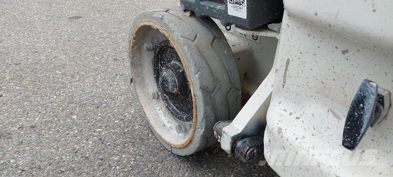 JLG 1930ES 剪叉式升降机