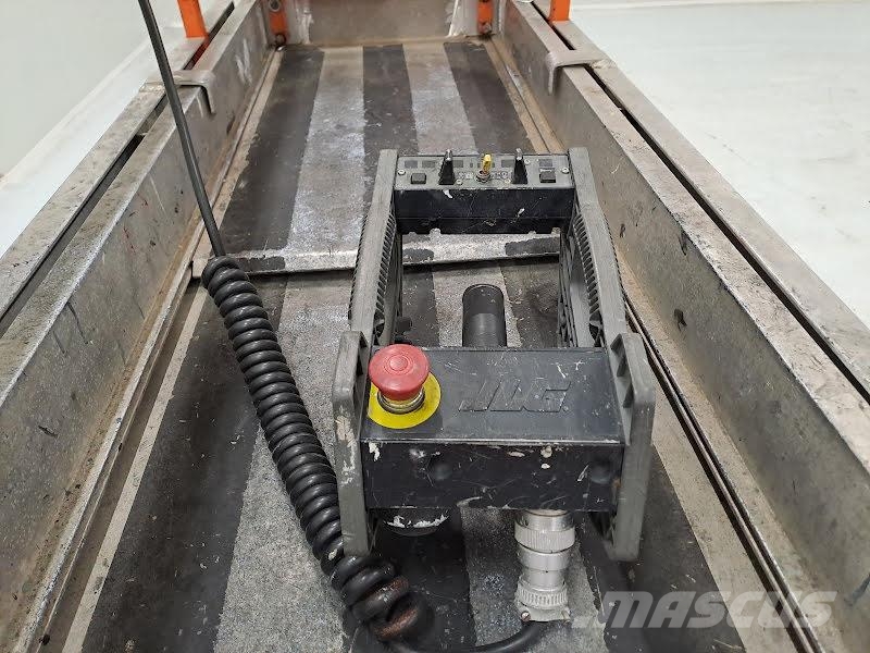 JLG 2030ES 가위형 리프트