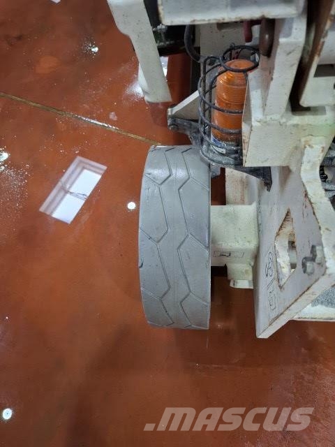 JLG 2032ES 剪叉式升降机