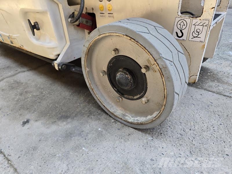 JLG 2630ES 剪叉式升降机