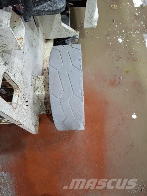 JLG 2632ES 剪叉式升降机