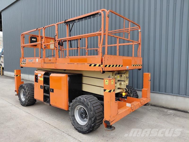 JLG 330LRT Käärtõstukid