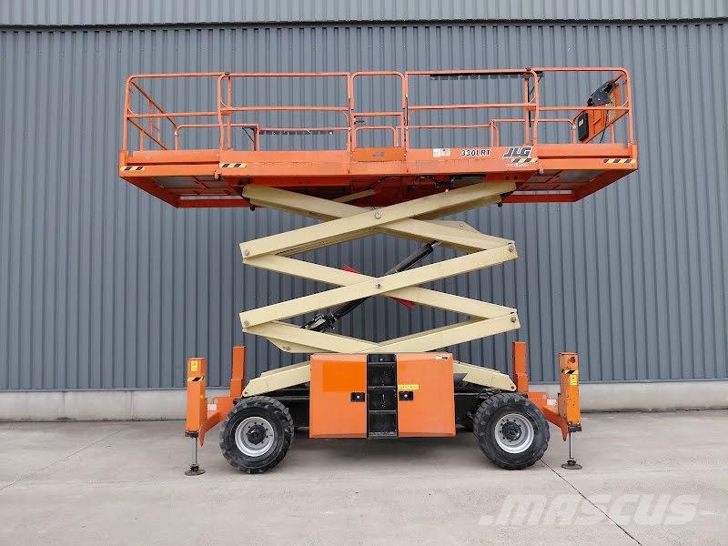 JLG 330LRT Käärtõstukid