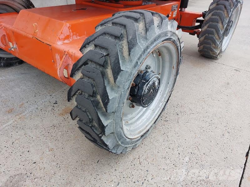 JLG 340AJ رافعات سلة مفصلية