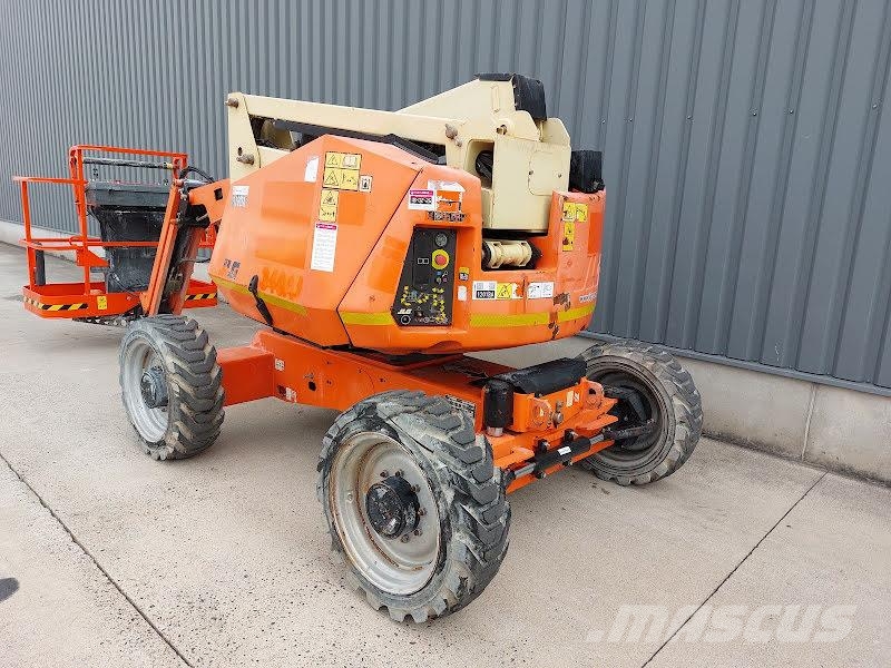 JLG 340AJ رافعات سلة مفصلية